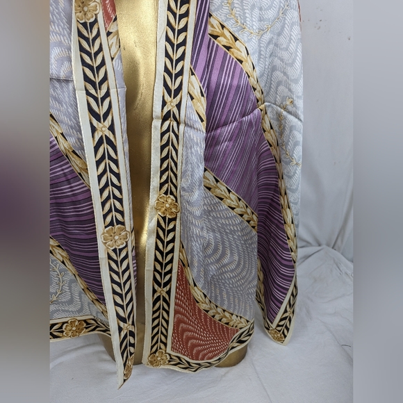The Metropolitan Museum of Art 100% Mulberry Silk Vintage Scarf - Picture 4 of 12